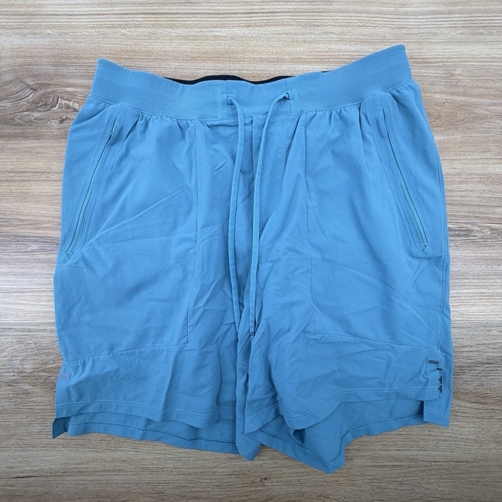 Lululemon License to Train Shorts Mens Large Blue 7" Inseam Linerless LM7APYS